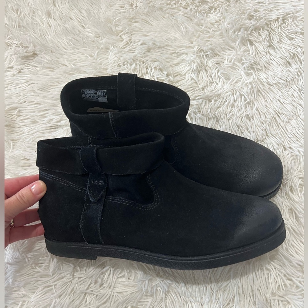 UGG Josefene Cuff Boot - Size  7 -